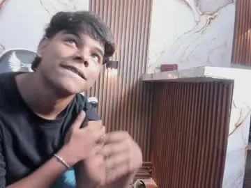 Gay sex chat with mr_mois - camgaychat.com - Britain