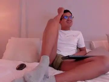 Gay sex chat with thiagovega_ - camgaychat.com - Britain