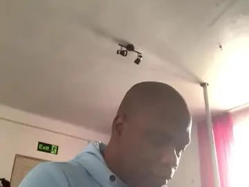 Gay sex chat with michelcuba22 - camgaychat.com - Spain