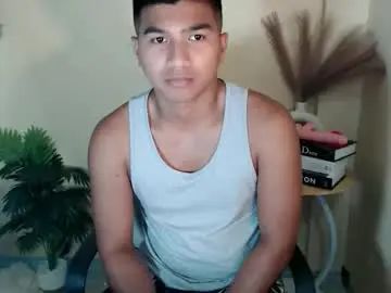 Gay sex chat with badboyjax97206 - camgaychat.com - Britain