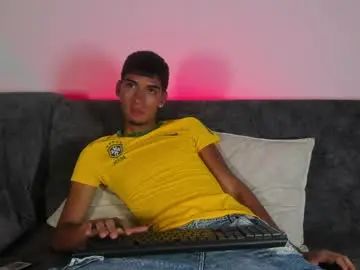 Gay sex chat with thiago_ortizz - camgaychat.com - Britain