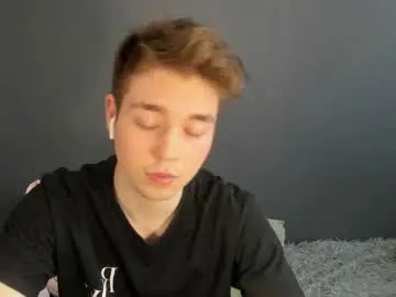 Gay sex chat with zeriixx - camgaychat.com - Britain