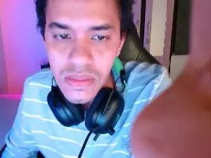 Gay sex chat with rafaelofun - camgaychat.com - Britain