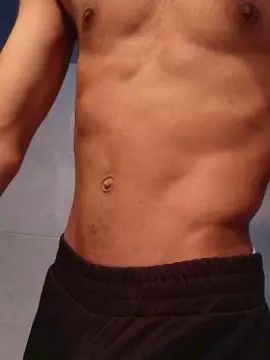 Gay sex chat with Orazio002 - camgaychat.com - Italy