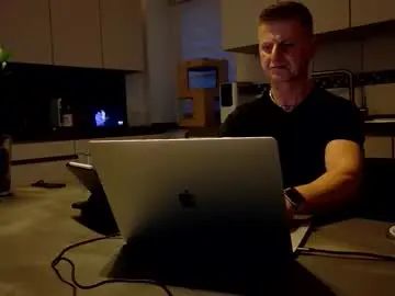 Gay sex chat with markcgn242649 - camgaychat.com - Britain