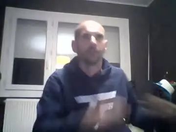 Gay sex chat with montmasse - camgaychat.com - Britain