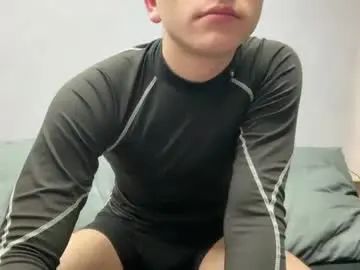 Gay sex chat with maxwoolf - camgaychat.com - Britain