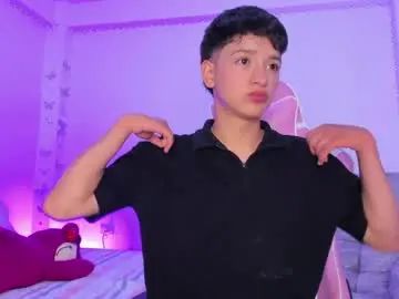 Gay sex chat with santi_ll - camgaychat.com - Spain