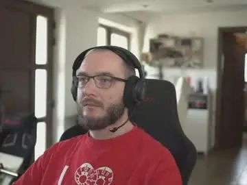 Gay sex chat with adrenal36 - camgaychat.com - Britain