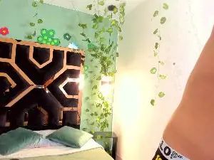 Gay sex chat with DYLAN_22M - camgaychat.com - Britain