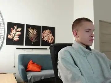 Gay sex chat with dan_roads - camgaychat.com - Britain