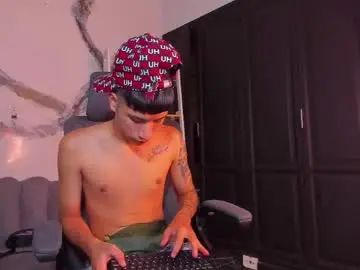 Gay sex chat with milosex_ - camgaychat.com - Britain