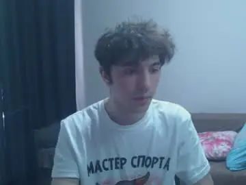 Gay sex chat with dress_air - camgaychat.com - Britain