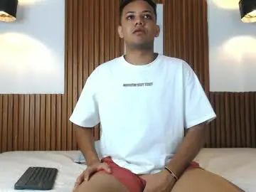 Gay sex chat with connor_422 - camgaychat.com - Britain