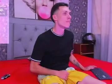 Gay sex chat with danny_farret - camgaychat.com - Britain