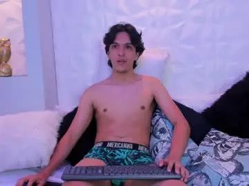 Gay sex chat with yoiirchi - camgaychat.com - Spain