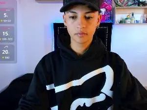 Gay sex chat with Alejoo_Storms - camgaychat.com